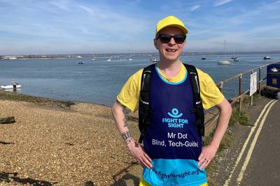 Blind runner to take on Brighton marathon using AI glasses in ‘world first’