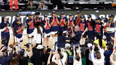 Women's Final Four Power Rankings: How UConn, South Carolina, Texas, UCLA Stack Up