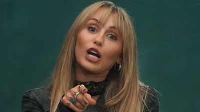 ‘He Had No F---ing Clue.’ A Husband Just Found Out Miley Cyrus Is Hannah Montana, And The Singer Responded