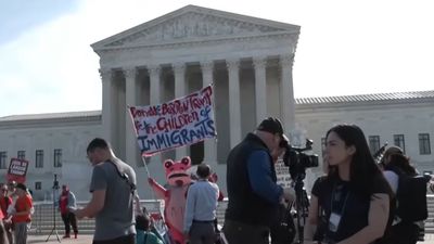 Supreme Court Birthright Citizenship Case May Decide Who Gets US Citizenship at Birth