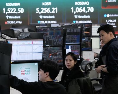 Oil price jumps and markets slide after Trump warning to Iran