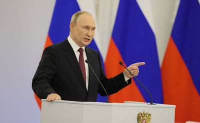 Vladimir Putin Lambasted: Russians Fear 'Digital Concentration Camp' After Massive Web Blackout