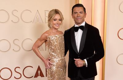 Kelly Ripa's 'chastity belt' for Mark Consuelos