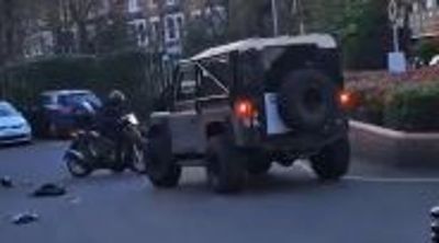 Moment Land Rover driver rams machete-wielding bike thief in Sainsbury’s car park