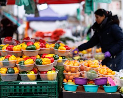 How could strait of Hormuz closure affect UK food and medicine supplies?