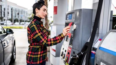 7 Smart Ways To Save Money on Gas