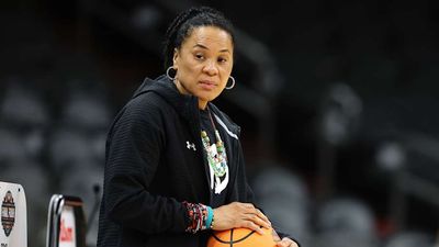 South Carolina Gets by With a Little Help From Dawn Staley’s Friends