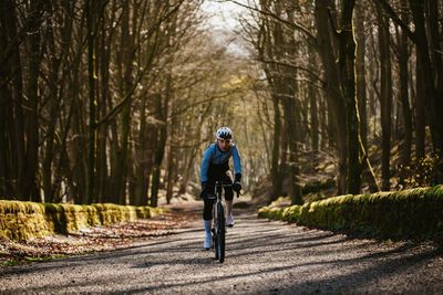 'His dog ate my donuts, all I wanted was a donut' – how Lizzie Hermolle became the fastest woman to scale the height of Everest by bike off-road