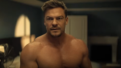 A Shirtless Alan Ritchson Reveals Why He Maintains His Reacher Abs All The Time