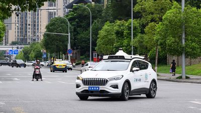 'I was stuck on the overpass with dump trucks all around me': A mass Baidu robotaxi outage just caused traffic mayhem in China