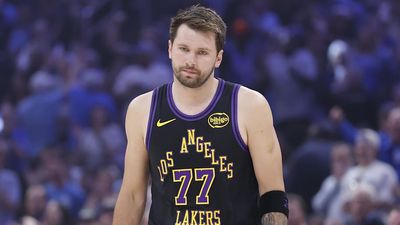 Luka Dončić Limps Off Court With Apparent Injury As Thunder Blow Out Lakers