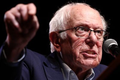 Bernie Sanders calls out Bezos, Musk, Bloomberg, and Buffett in billionaire tax push: ‘The richest people in America have never ever had it so good’