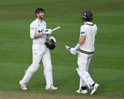 Foakes to the rescue for Surrey as County Championship makes its earliest start