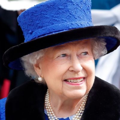 Former Royal Butler Reveals Queen Elizabeth’s Regular Person Good Friday Meal