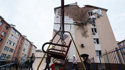 Fifteen dead in 'massive' Russian attack while Kyiv signals readiness for Easter ceasefire