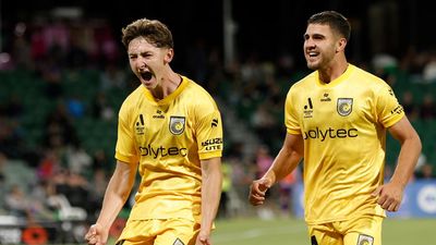 Mariners rescue a point to remain in ALM finals race