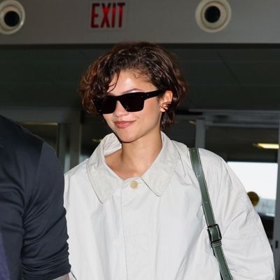 Zendaya's Airport Style Cleverly Pairs Two of Spring 2026's Biggest It-Girl Trends