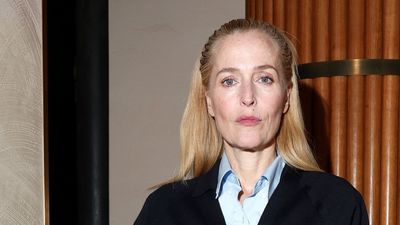 Gillian Anderson's heritage-inspired outfit gives this much-loved look a spring-ready update