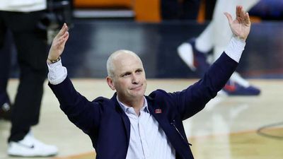 UConn's Dan Hurley Jokingly Takes Responsibility for Geno Auriemma Spat With Dawn Staley