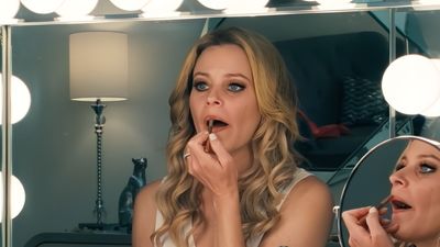 Elizabeth Banks is terrifyingly hilarious in an overlooked Hulu thriller movie you probably missed