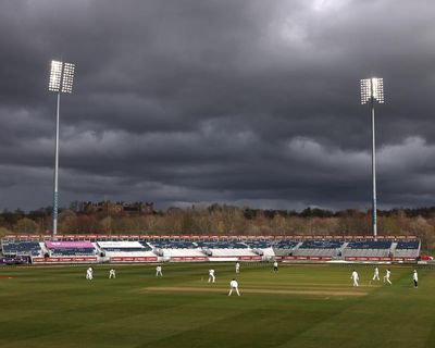 County cricket day three: Leicestershire make hash of chase against Sussex, Essex win – as it happened