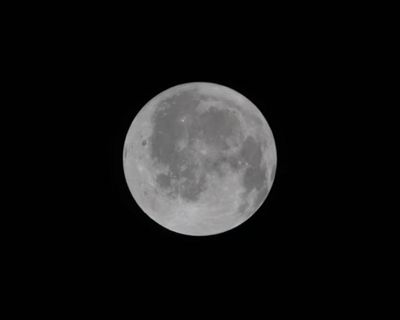 Artemis II astronauts expected to reach far side of moon on Monday