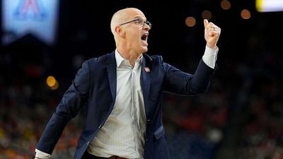 Why Dan Hurley Is Worried About His ‘Lucky Suit’ Ahead of UConn’s Championship Game