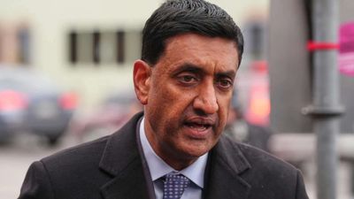 Cursing at Iran won't reopen Strait of Hormuz: Ro Khanna says Obama-like statesmanship needed now