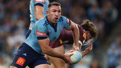 Schoolboy battles transform into duel for NSW No.9