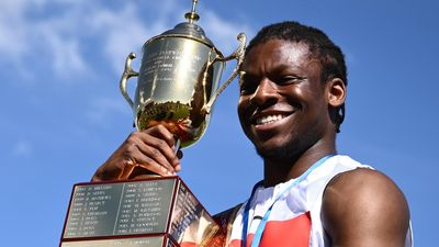 US star inspires 'relentless' Komolafe to Gift win