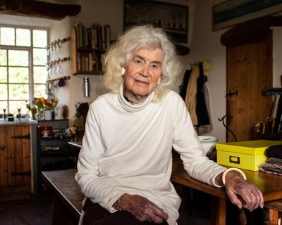 Jan Morris by Sara Wheeler review – masterly account of a flawed figure