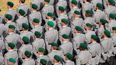 Going abroad: What will Germany's new military service act actually change
