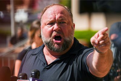 Alex Jones Questions the President's Health, Urges GOP to 'Cut Bait' Ahead of Midterms: 'Trump Is in Free Fall'