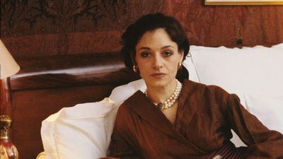 Everyone's Talking About '90s Minimalism, but Joan Juliet Buck's Rich Red Bedroom Captures the Nostalgic Color Trend I Can't Get Out of My Head