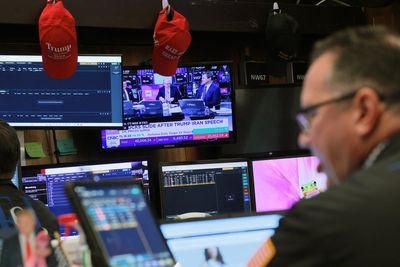 US stocks and oil prices swing as Trump’s deadline on Iranian power plants looms