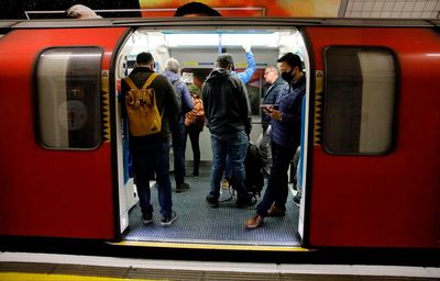 London travel news LIVE: Severe delays hit Elizabeth line and parts of Tube network during morning commute