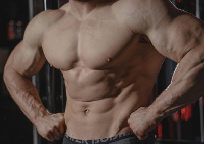 'Lookmaxxing' Danger: 16-Year-Old Admits Using Livestock Steroids for 'Dramatic' Body Transformation