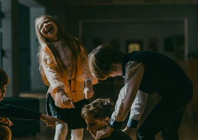 'My Daughter Is a Bully': Dad Takes His Child to the Police to 'Teach a Lesson' — Viral Video Sparks Debate