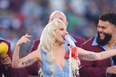 Lady Gaga apologizes to fans after canceling concert hours before showtime