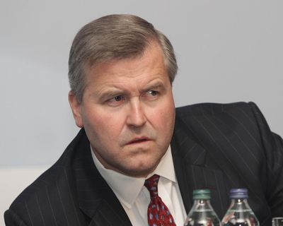 BP shareholders advised to vote against chair over climate resolution exclusion