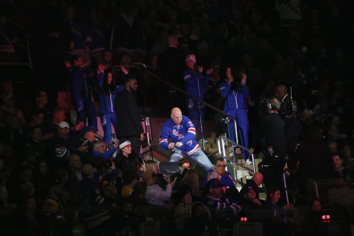 NY Rangers mainstay ‘Dancing Larry’ gets…