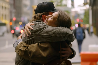 Amanda Batula and West Wilson share flirty hug in Summer House spinoff trailer