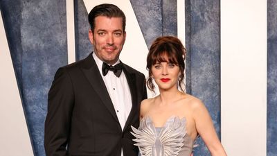 Zooey Deschanel and Jonathan Scott’s Relaxed Backyard Is a Minimalist’s Dream – It Marks Summer 2026’s Biggest Landscaping Pivot