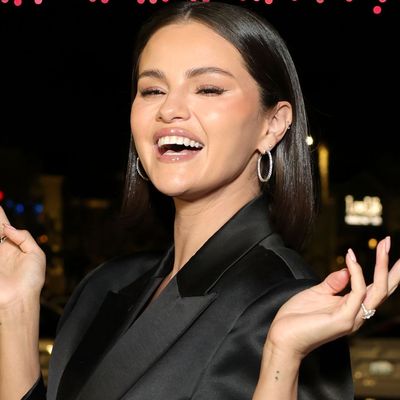 Selena Gomez Is Making Me Believe That Nude Nail Polish the Ultimate Spring Manicure