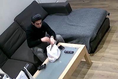 Watch: Man pulls out fake gun and threatens to kill chicken shop worker over garlic sauce row