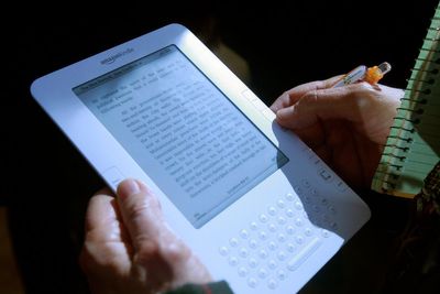 Book lovers rage as Amazon announces they will stop supporting old Kindles: ‘This is a nightmare’