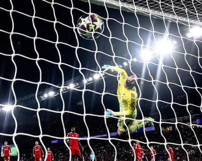 Kvaratskhelia caps victory for dominant PSG as cautious Liverpool cling to hope