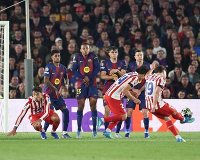 Barcelona on the brink after red card and Alvarez stunner sparks Atlético win