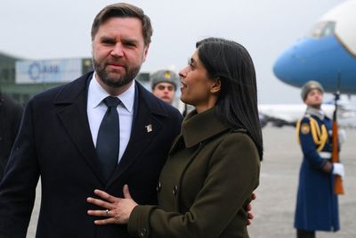 JD Vance oddly reasons that his wife Usha ‘has the right to skydive’ — to explain the Iran war ceasefire deal