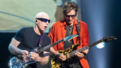 Steve Vai, Joe Satriani and Pete Thorn trade solos over Led Zeppelin classic at recent SatchVai Band show